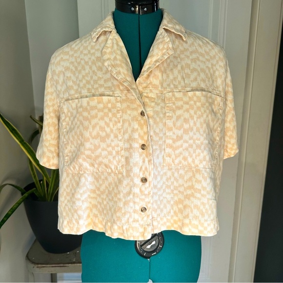 Universal Thread Cropped button down short sleeve shirt small - Picture 1 of 13
